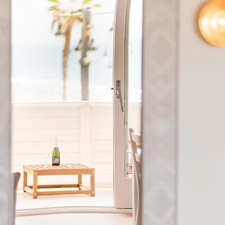 Spaces Seaside Paradise, Beachfront Sitges