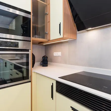 Spaces Seaside Paradise, Beachfront Apartment Sitges