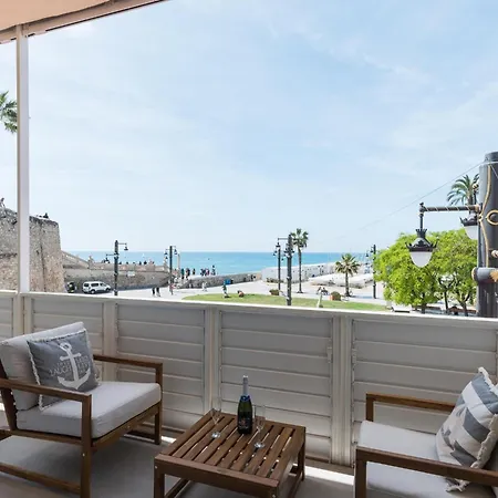 Apartmán Spaces Seaside Paradise, Beachfront