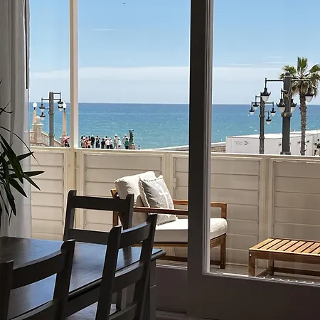 Spaces Seaside Paradise, Beachfront Sitges
