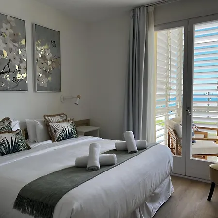 Spaces Seaside Paradise, Beachfront * Sitges