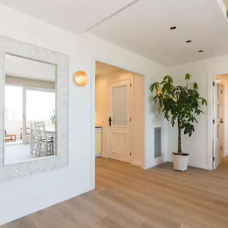 Spaces Seaside Paradise, Beachfront Apartment