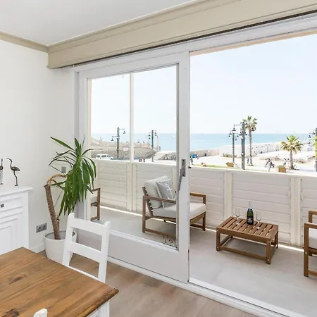 Spaces Seaside Paradise, Beachfront * Sitges