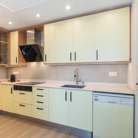 Spaces Seaside Paradise, Beachfront Apartment Sitges